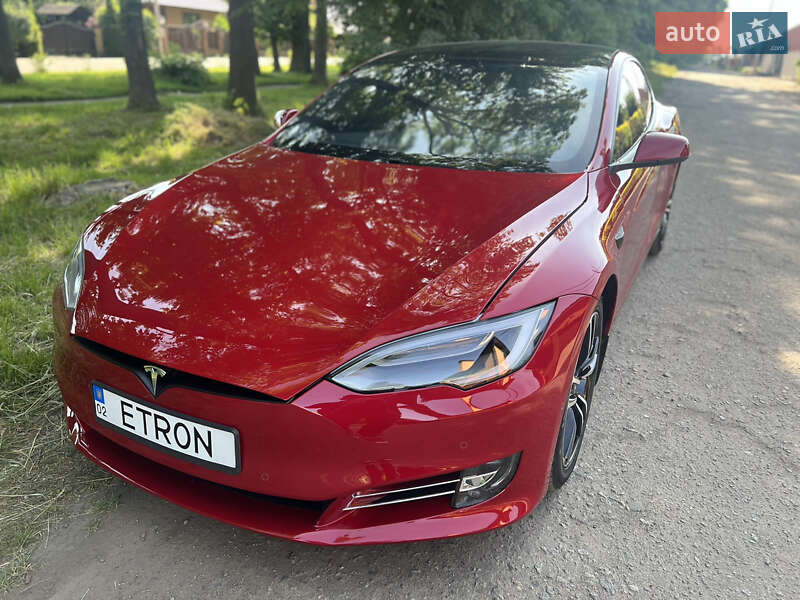 Лифтбек Tesla Model S 2019 в Виннице