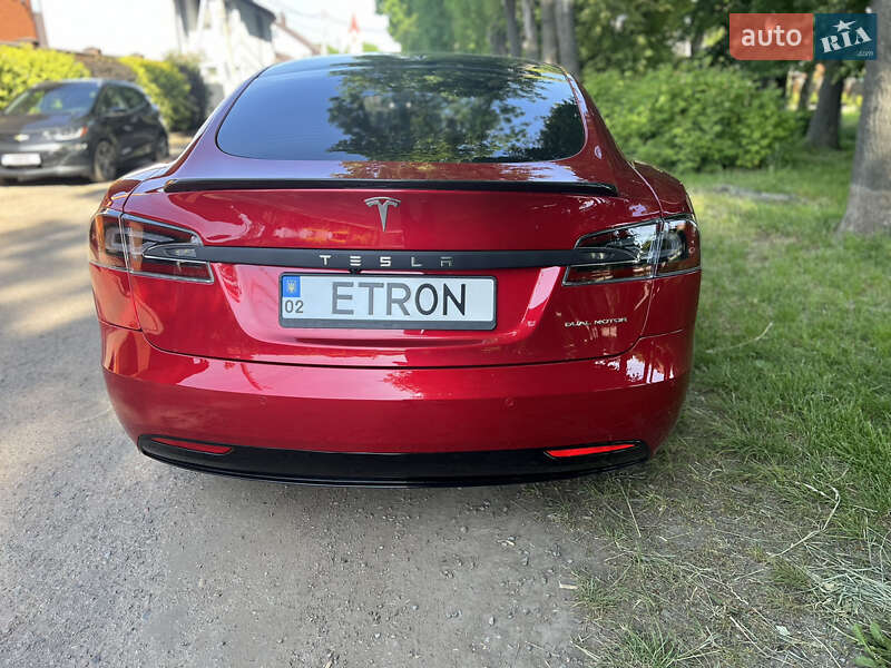 Лифтбек Tesla Model S 2019 в Виннице
