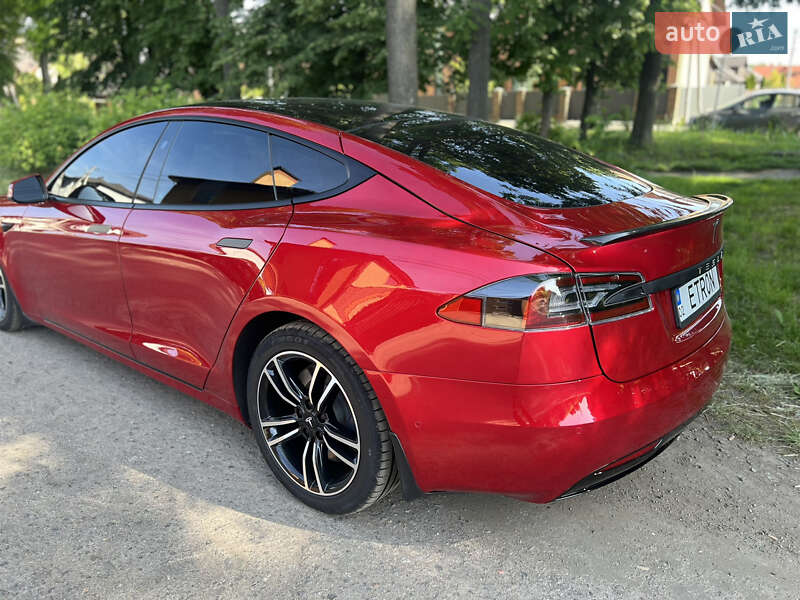 Лифтбек Tesla Model S 2019 в Виннице