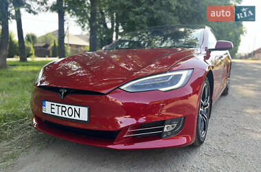 Лифтбек Tesla Model S 2019 в Виннице