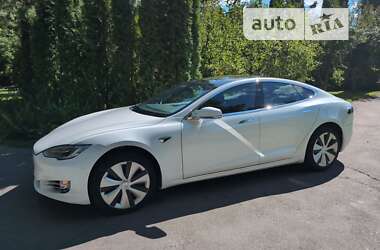 Лифтбек Tesla Model S 2020 в Киеве