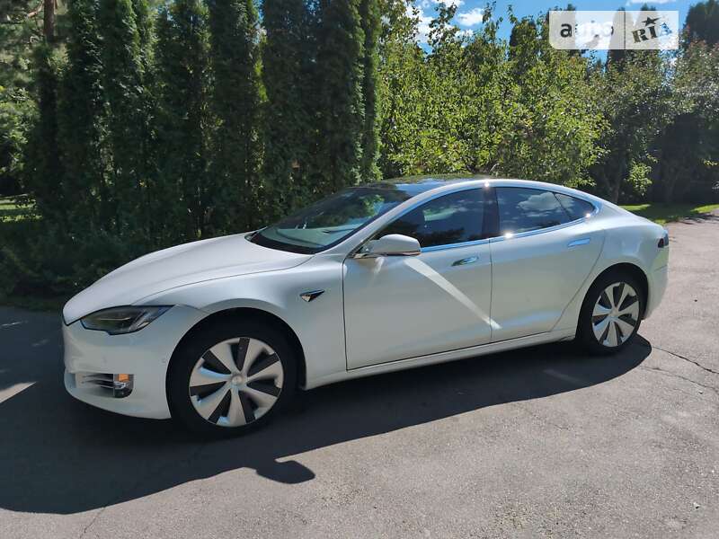 Лифтбек Tesla Model S 2020 в Киеве фото Лифтбек Tesla Model S 2020 в Киеве