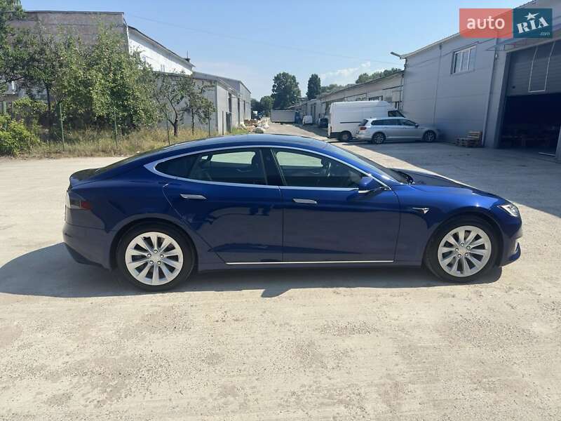 Лифтбек Tesla Model S 2017 в Киеве