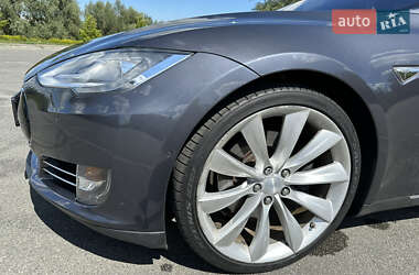 Лифтбек Tesla Model S 2015 в Бородянке