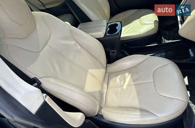 Лифтбек Tesla Model S 2015 в 