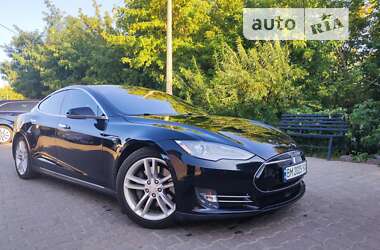 Лифтбек Tesla Model S 2015 в Сумах