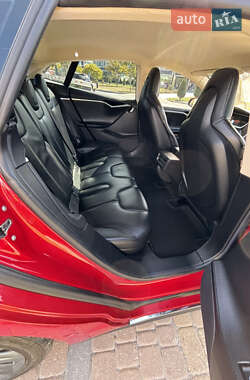 Лифтбек Tesla Model S 2013 в 