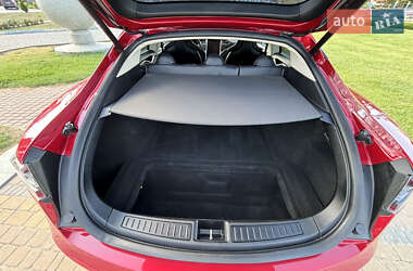 Лифтбек Tesla Model S 2013 в 