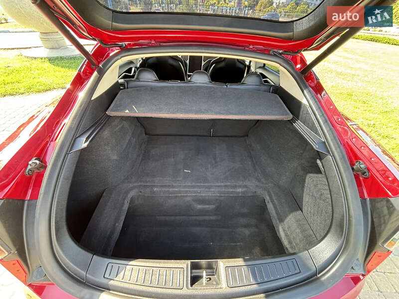 Ліфтбек Tesla Model S 2013 в Одесі