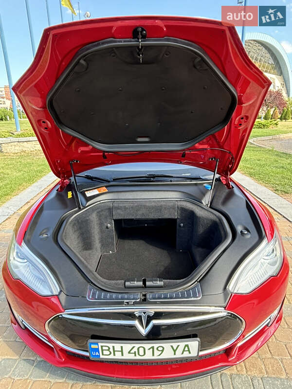 Ліфтбек Tesla Model S 2013 в Одесі