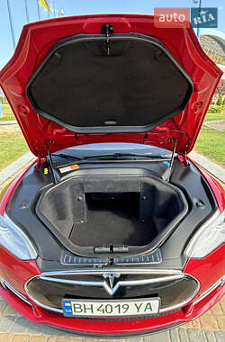 Лифтбек Tesla Model S 2013 в 