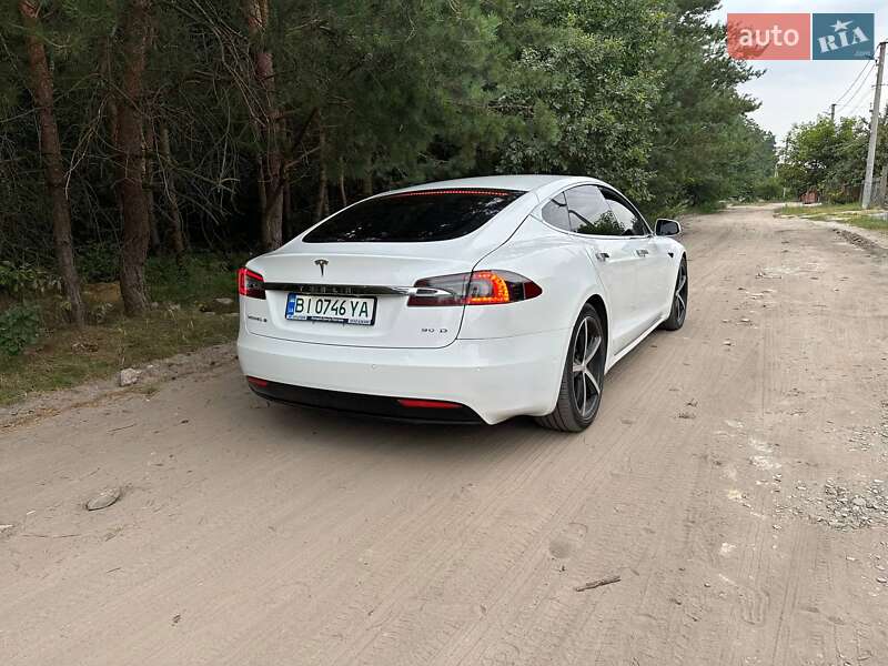 Лифтбек Tesla Model S 2017 в Киеве
