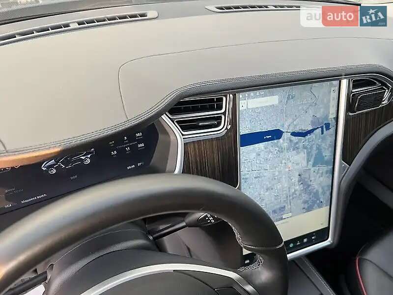 Лифтбек Tesla Model S 2014 в Львове