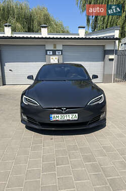 Лифтбек Tesla Model S 2016 в 