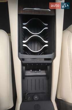 Ліфтбек Tesla Model S 2017 в 