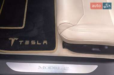 Ліфтбек Tesla Model S 2017 в 