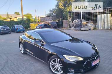 Ліфтбек Tesla Model S 2016 в Львові