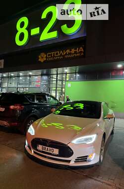 Лифтбек Tesla Model S 2014 в Киеве