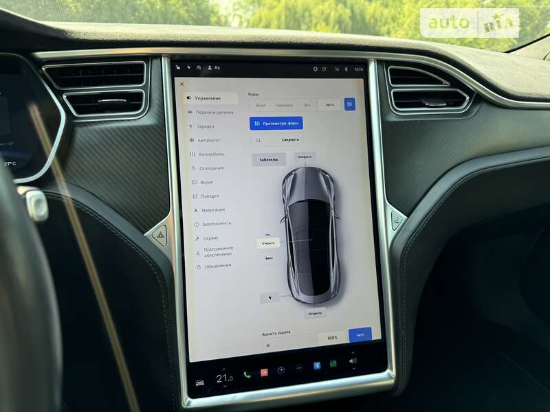 Ліфтбек Tesla Model S 2017 в Дніпрі фото 32 Ліфтбек Tesla Model S 2017 в Дніпрі