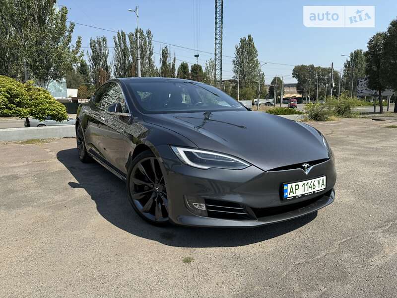 Ліфтбек Tesla Model S 2017 в Дніпрі фото Ліфтбек Tesla Model S 2017 в Дніпрі