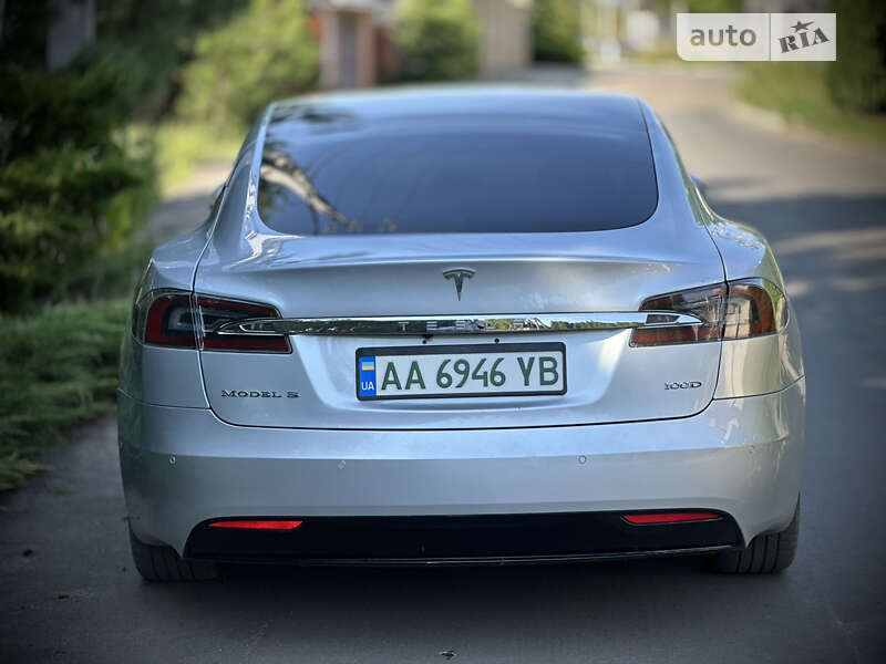 Лифтбек Tesla Model S 2017 в Киеве фото 23 Лифтбек Tesla Model S 2017 в Киеве