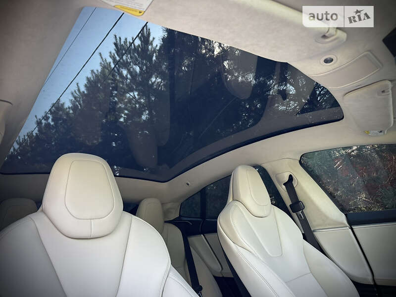 Лифтбек Tesla Model S 2017 в Киеве фото 40 Лифтбек Tesla Model S 2017 в Киеве