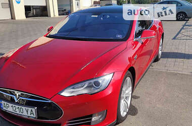 Лифтбек Tesla Model S 2013 в 