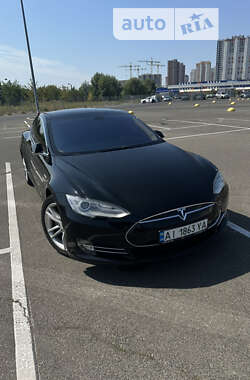 Ліфтбек Tesla Model S 2014 в Києві