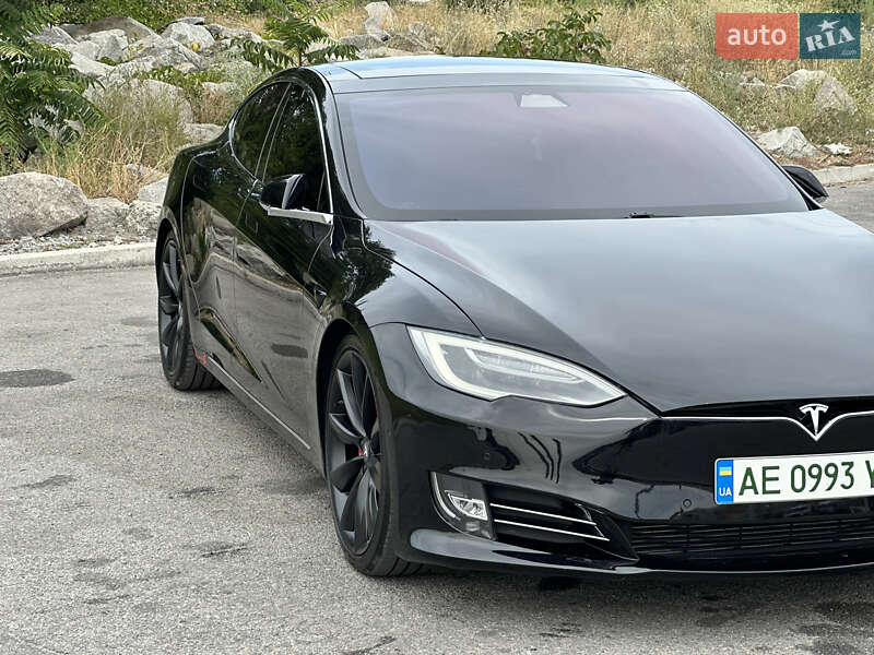 Лифтбек Tesla Model S 2017 в Днепре