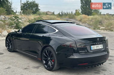 Лифтбек Tesla Model S 2017 в Днепре