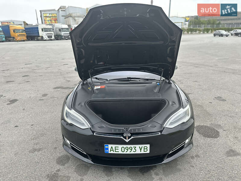 Лифтбек Tesla Model S 2017 в Днепре