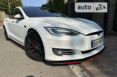 Ліфтбек Tesla Model S 2016 в Києві