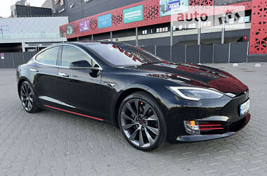 Ліфтбек Tesla Model S 2020 в Києві