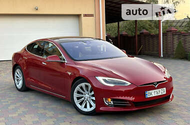 Лифтбек Tesla Model S 2016 в Ровно