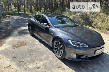 Лифтбек Tesla Model S 2018 в Киеве