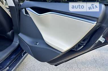 Ліфтбек Tesla Model S 2014 в 