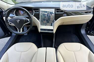 Ліфтбек Tesla Model S 2014 в 