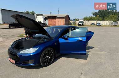 tesla model-s 2015 в Фастів від професійного продавця Олексій Богданов