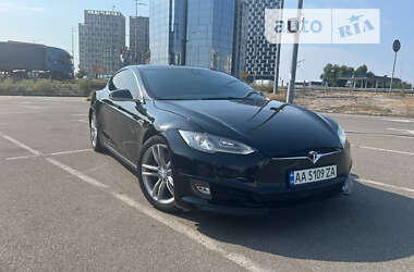 Ліфтбек Tesla Model S 2015 в Києві