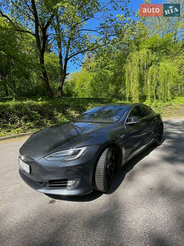 Лифтбек Tesla Model S 2016 в Тернополе