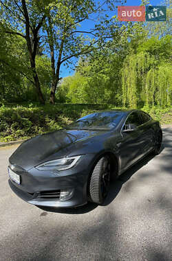 Лифтбек Tesla Model S 2016 в 