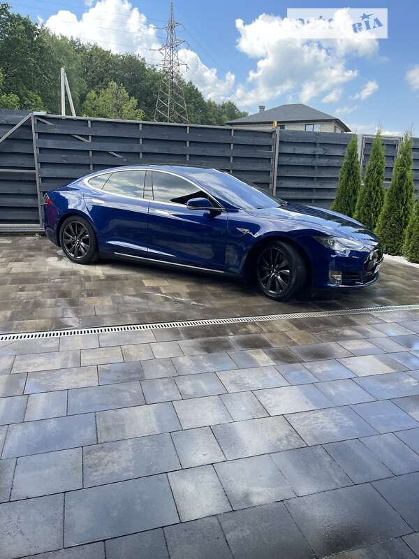 Tesla Model S 2015 Tesla Model S 2015