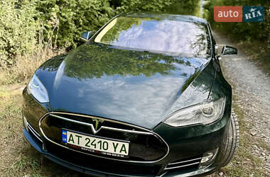 Лифтбек Tesla Model S 2013 в 
