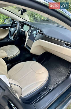 Лифтбек Tesla Model S 2013 в 