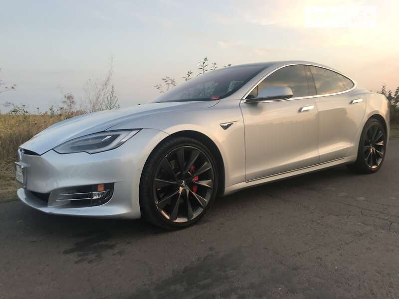 Ліфтбек Tesla Model S 2018 в Луцьку фото 10 Ліфтбек Tesla Model S 2018 в Луцьку