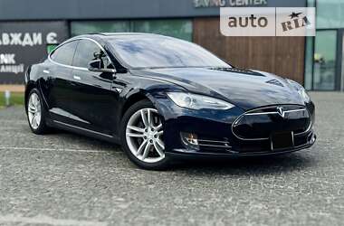 Ліфтбек Tesla Model S 2014 в Дніпрі