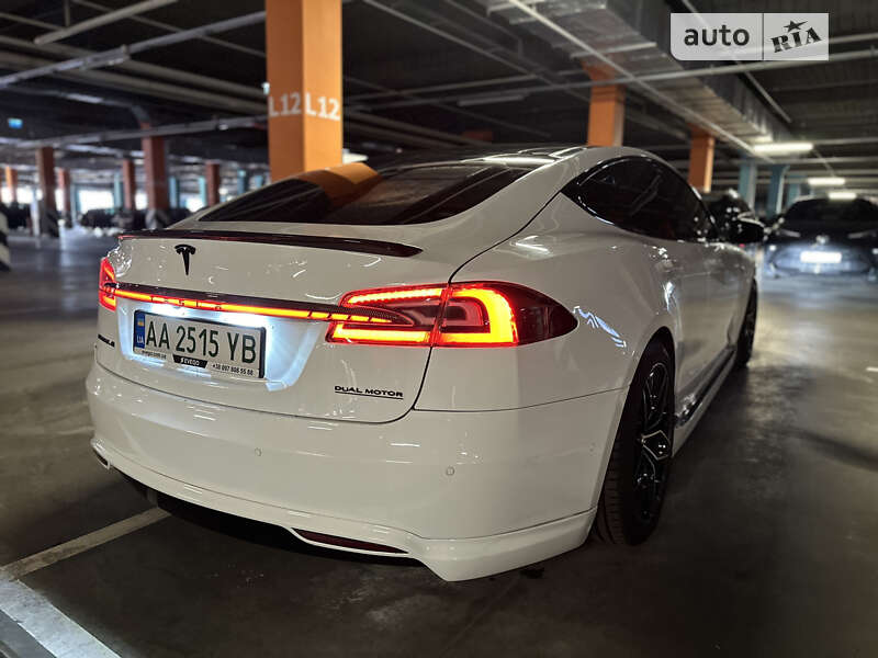 Ліфтбек Tesla Model S 2014 в Києві