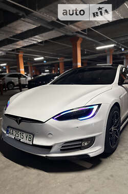 Лифтбек Tesla Model S 2014 в Киеве