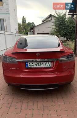Лифтбек Tesla Model S 2013 в Киеве