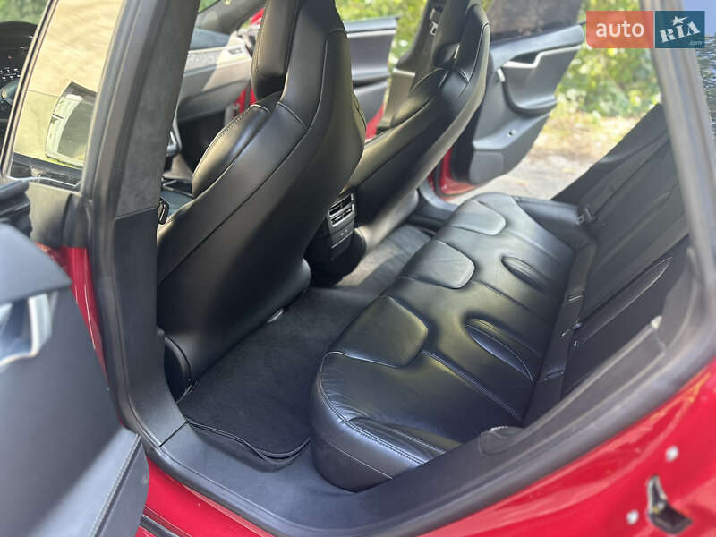 Ліфтбек Tesla Model S 2017 в Києві